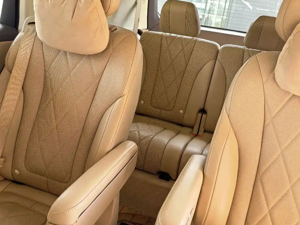 AITO ASK THE WORLD M9