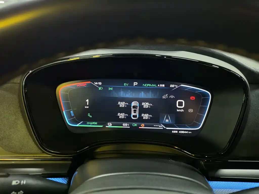 BYD Han — миниатюра 10