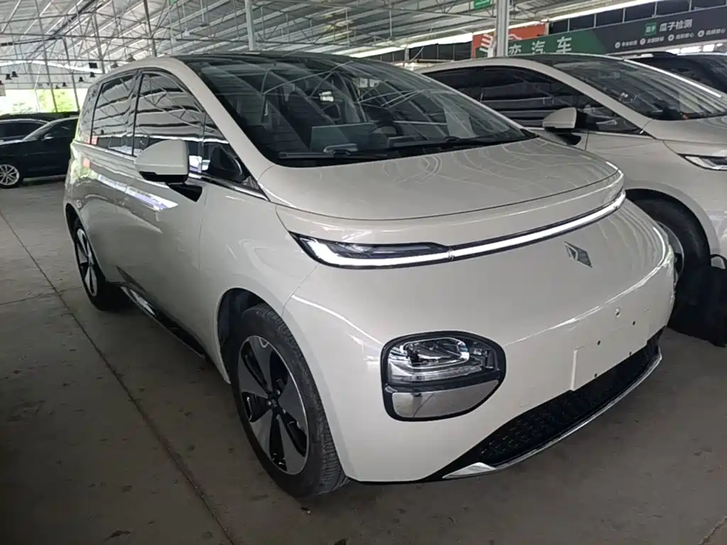 Baojun Yunduo — миниатюра 4