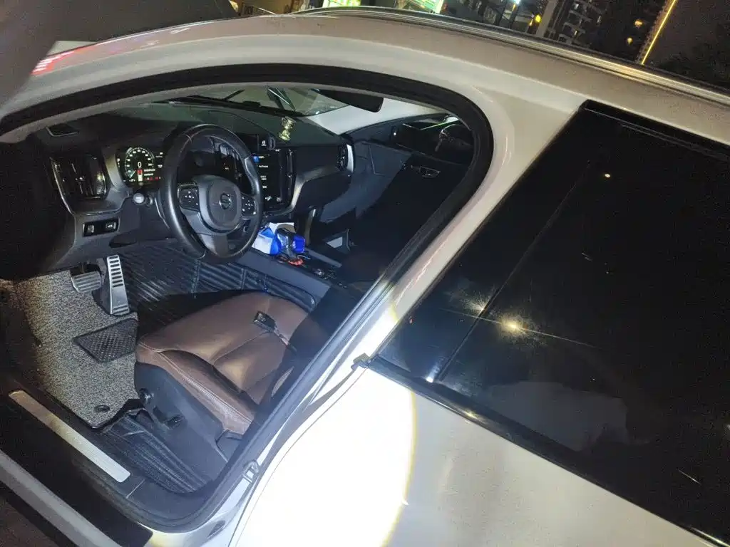 Volvo XC60 — миниатюра 8