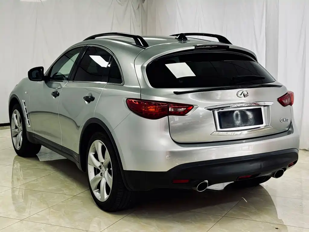 Infiniti QX70 3.7L Beyond Edition, фото 4