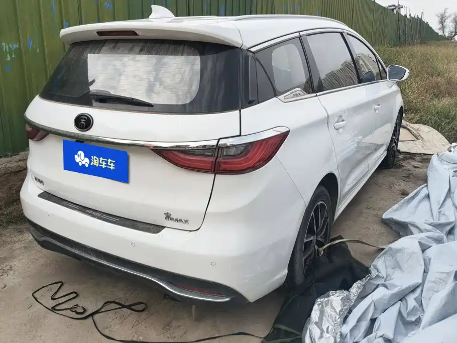 BYD MAX — миниатюра 3