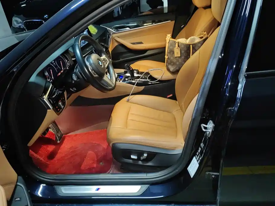BMW 5 Series — миниатюра 9