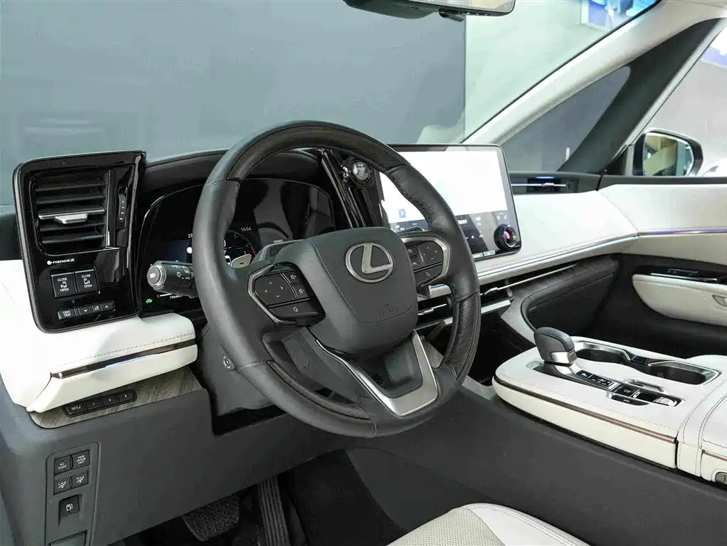 Lexus LM — миниатюра 7