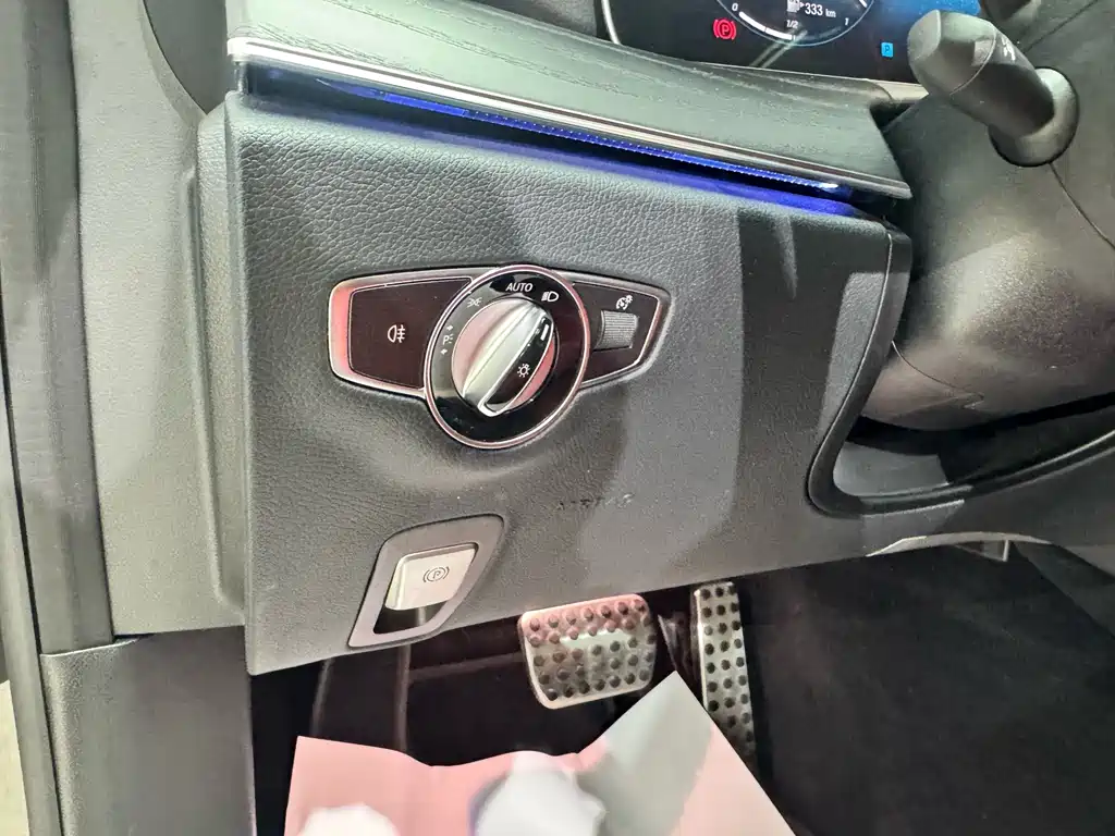 Mercedes-Benz E-Class (Import) — миниатюра 15