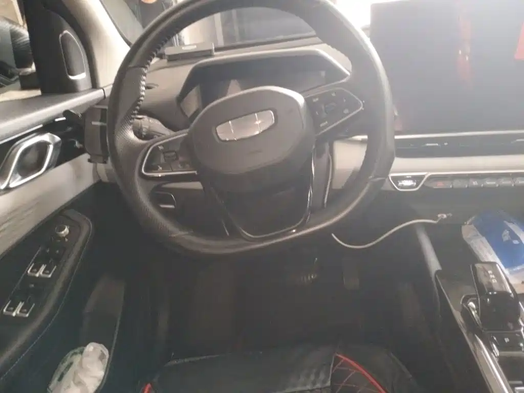 Geely Binyue — миниатюра 6