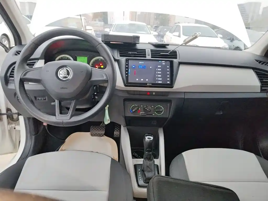 Skoda Fabia — миниатюра 10