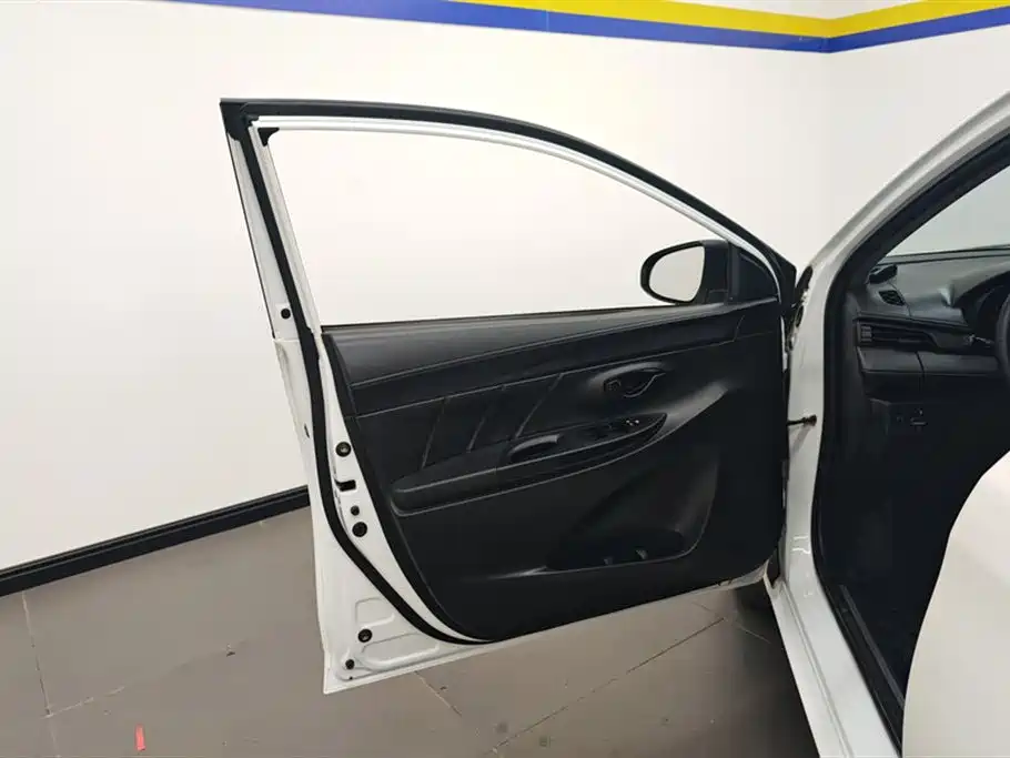 TOYOTA YARIS L ZHIXUAN