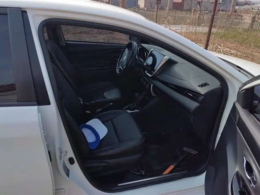 TOYOTA YARIS L TO ENJOY