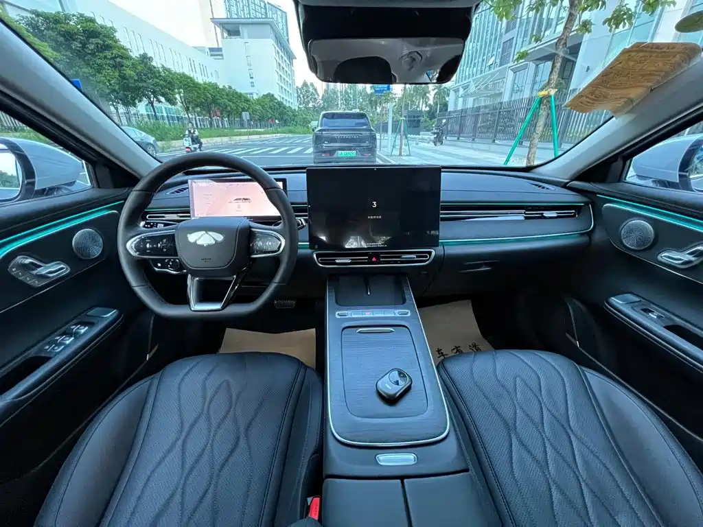 Заказать Fulwin Fengyun A8L 2026 года за 1 900 694 ₽  из Китая