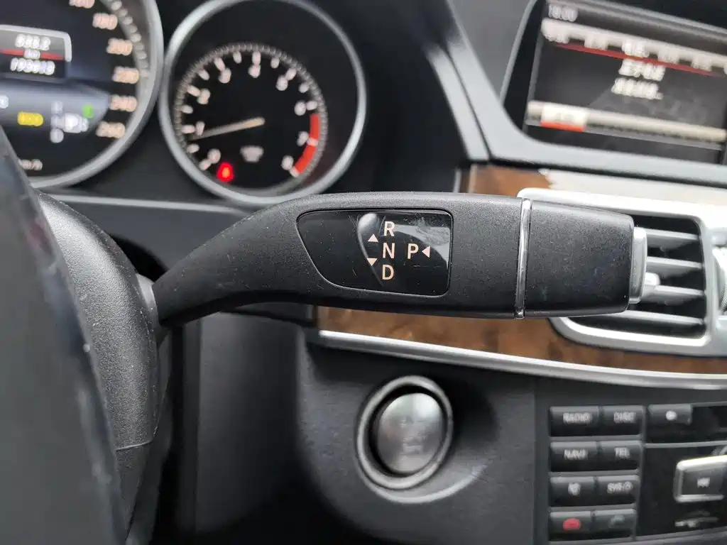 Mercedes-Benz E-Class — миниатюра 13