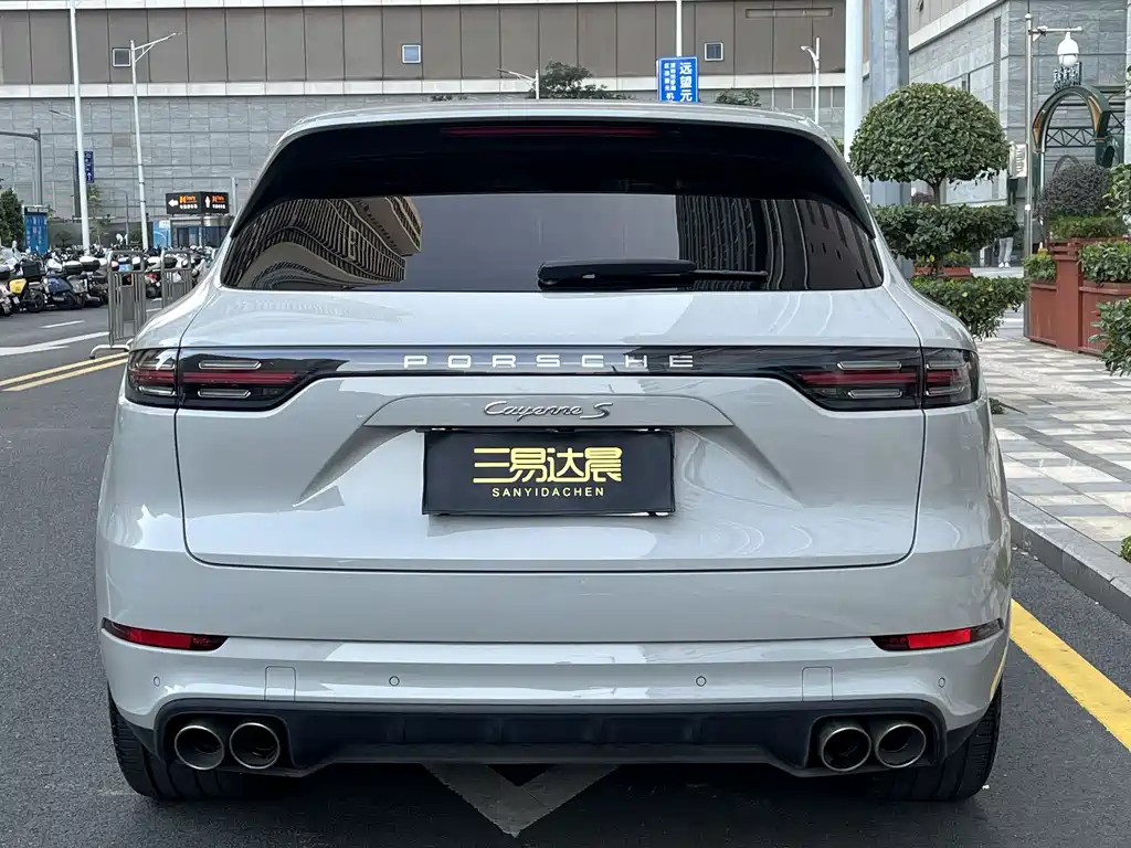 PORSCHE CAYENNE