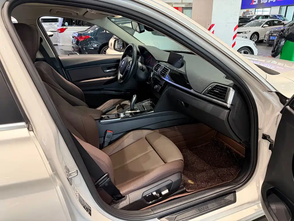 BMW 3 Series — миниатюра 7