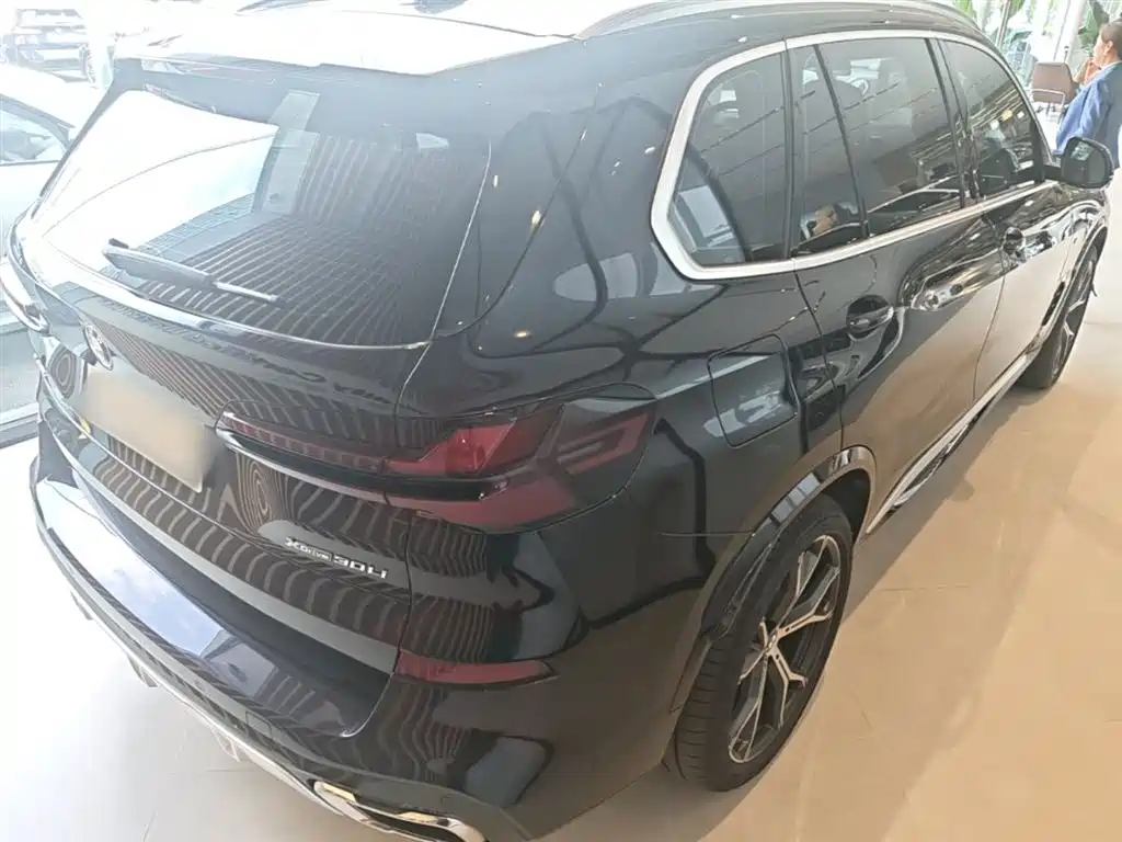 BMW X5 2023 xDrive 30Li Premium M Sport