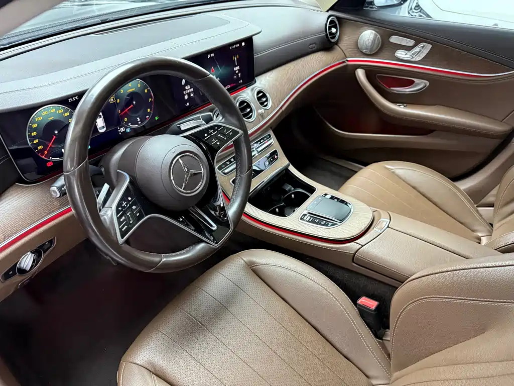 Mercedes-Benz E-Class — миниатюра 8