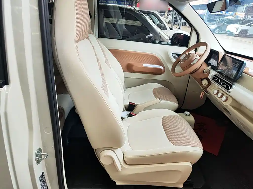 Wuling MINIEV — миниатюра 25
