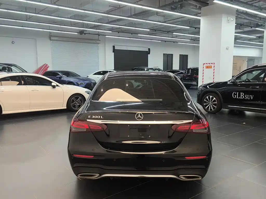 Mercedes-Benz E-Class — миниатюра 5