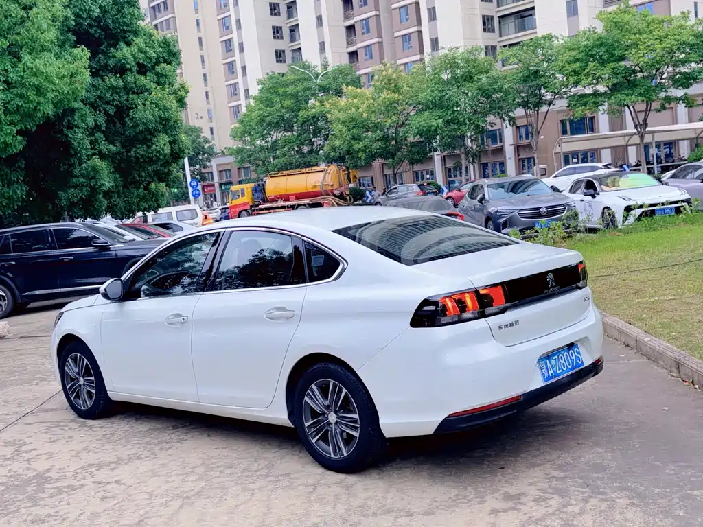 Peugeot 308 — миниатюра 6