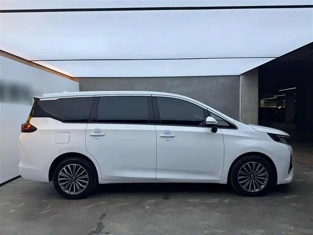 GAC TRUMPCHI M6