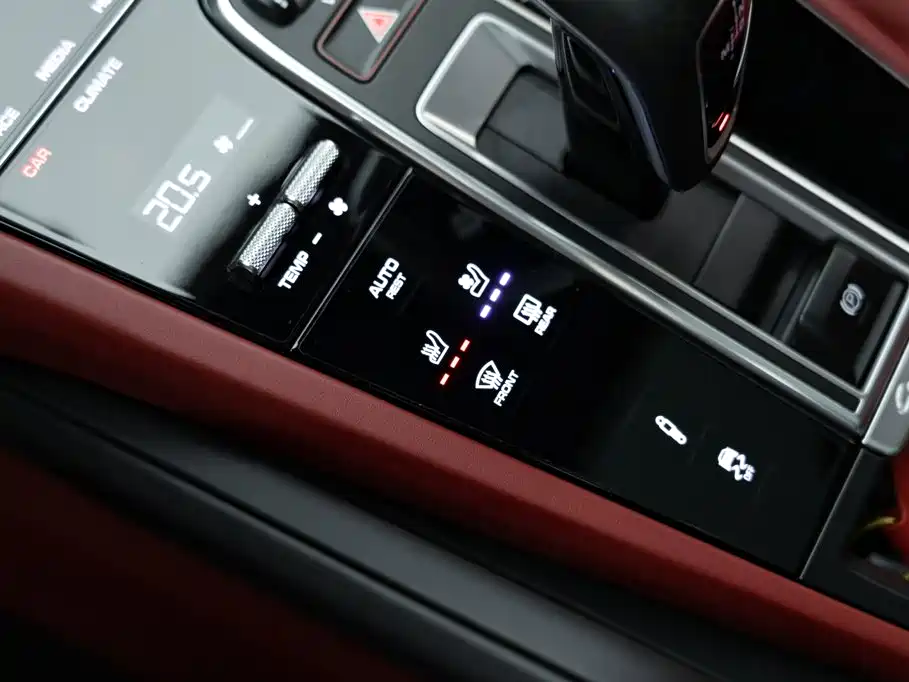 Porsche Cayenne — миниатюра 25