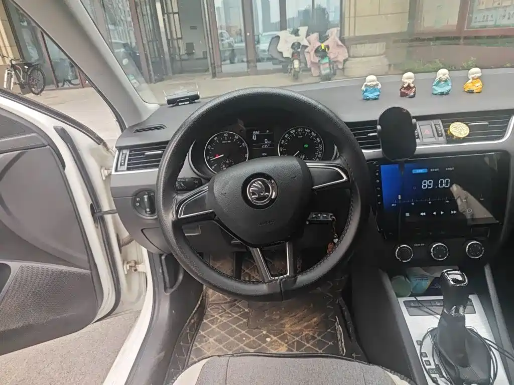 Skoda Octavia 2017 1.6L AT