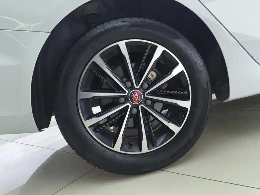 Roewe i5 — миниатюра 6