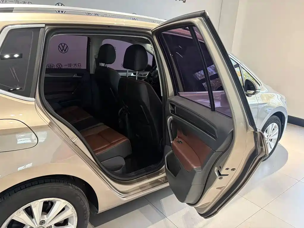 Volkswagen Golf Sportsvan — миниатюра 10