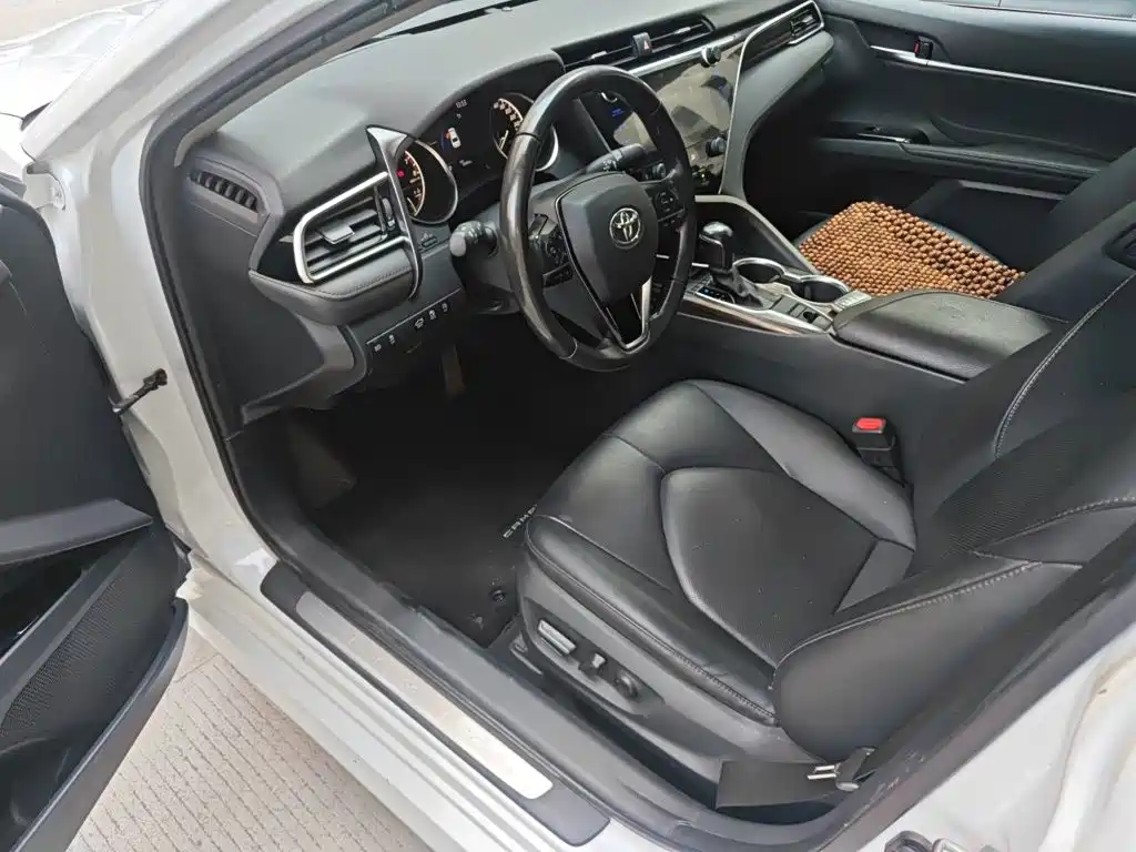 Toyota Camry — миниатюра 17