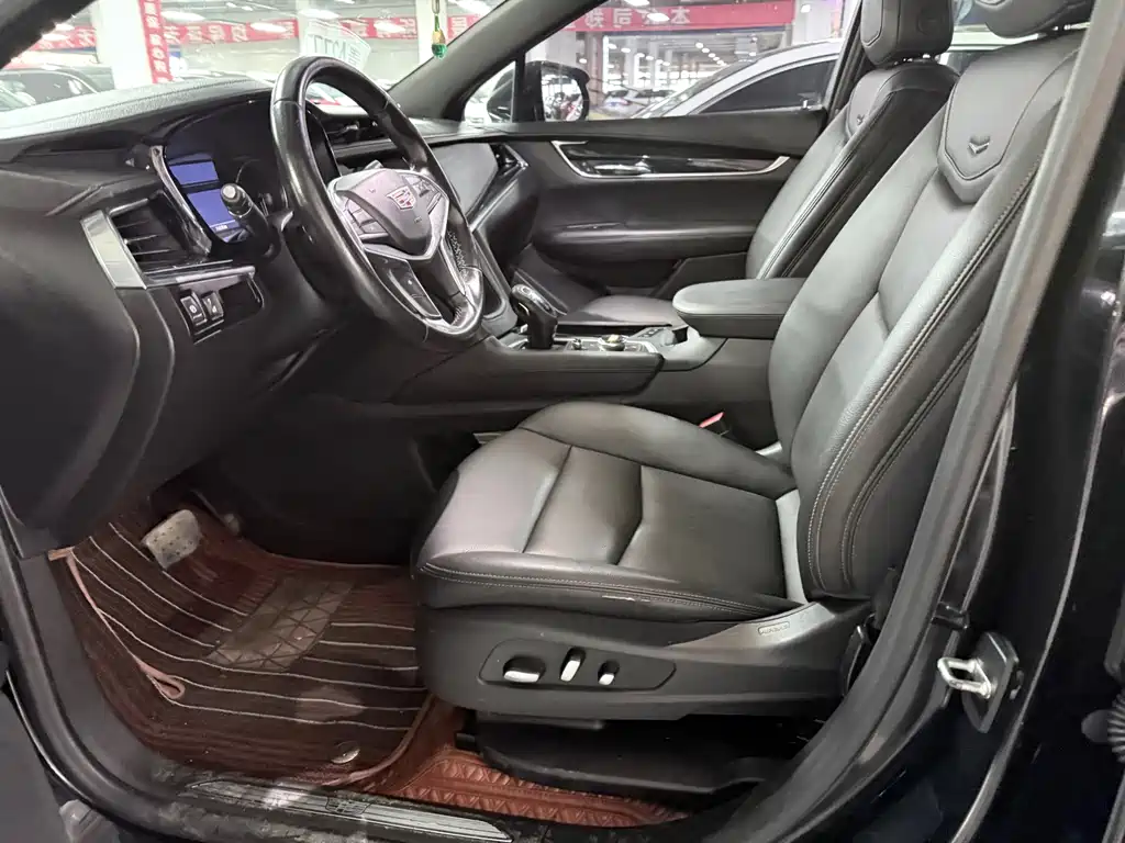 Cadillac XT5 - фото 8