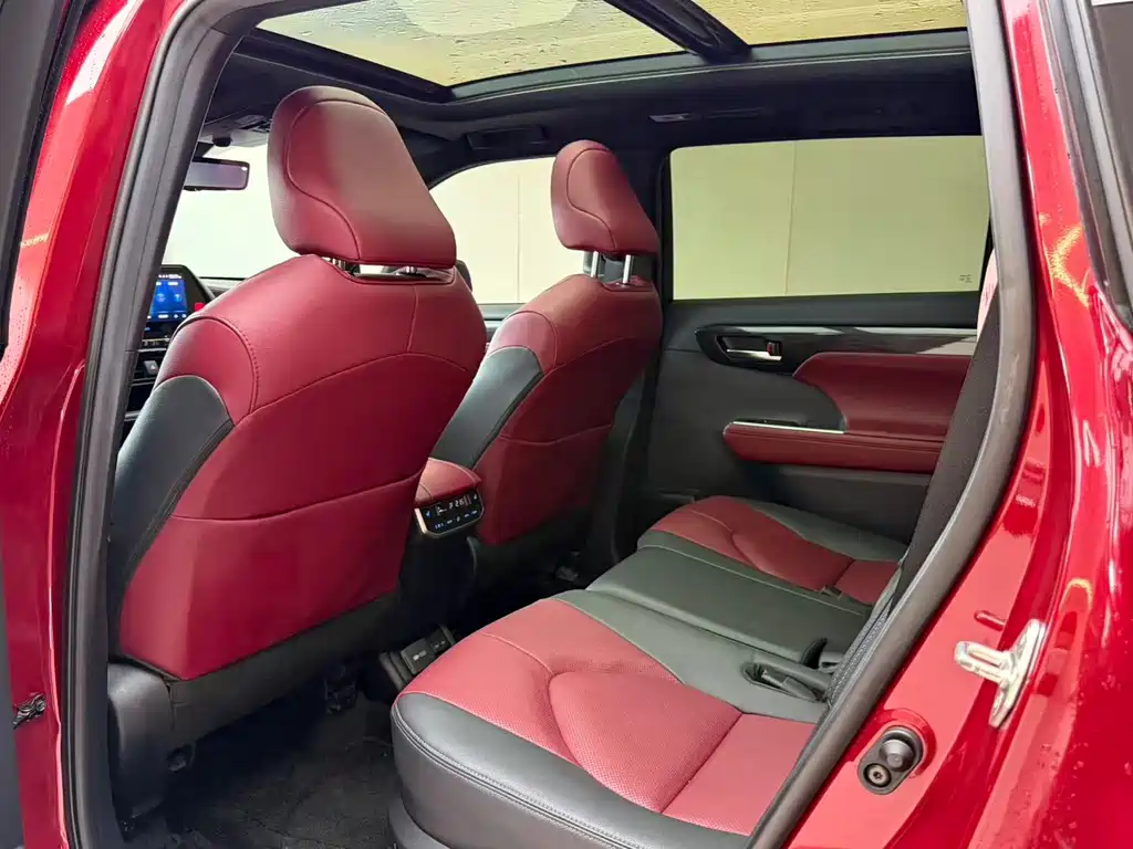 Toyota Crown Kluger — миниатюра 5