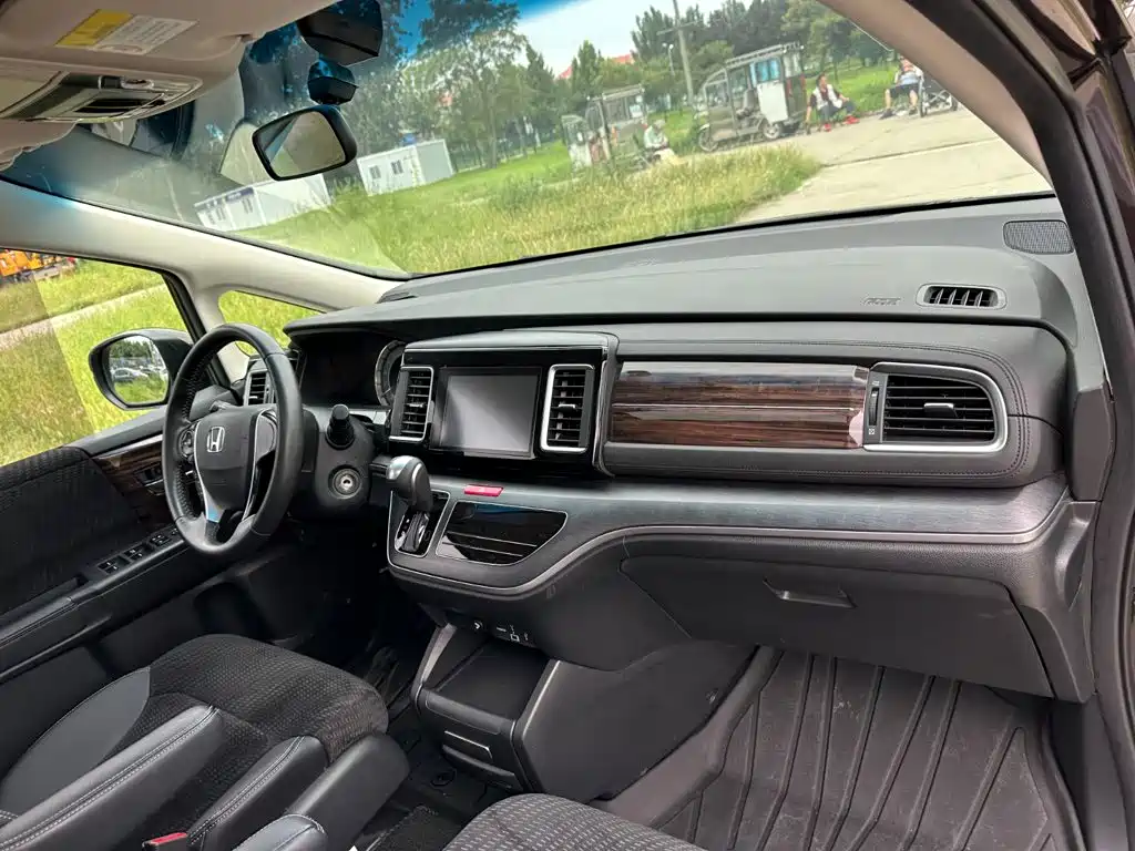 Honda Elysion — миниатюра 16