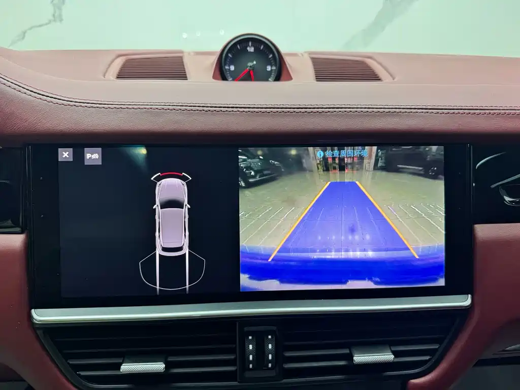 Porsche Cayenne — миниатюра 14