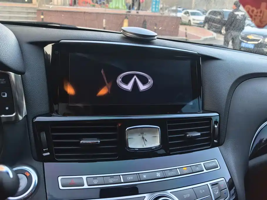 Infiniti Q70 — миниатюра 13