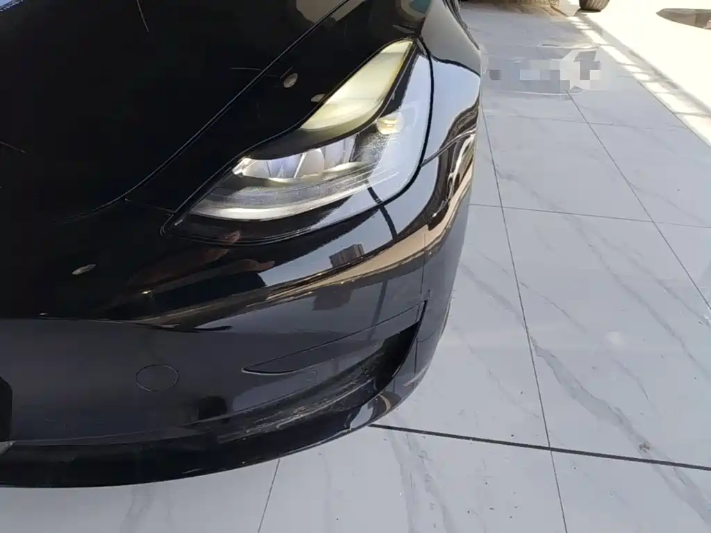 Tesla Model 3 — миниатюра 18