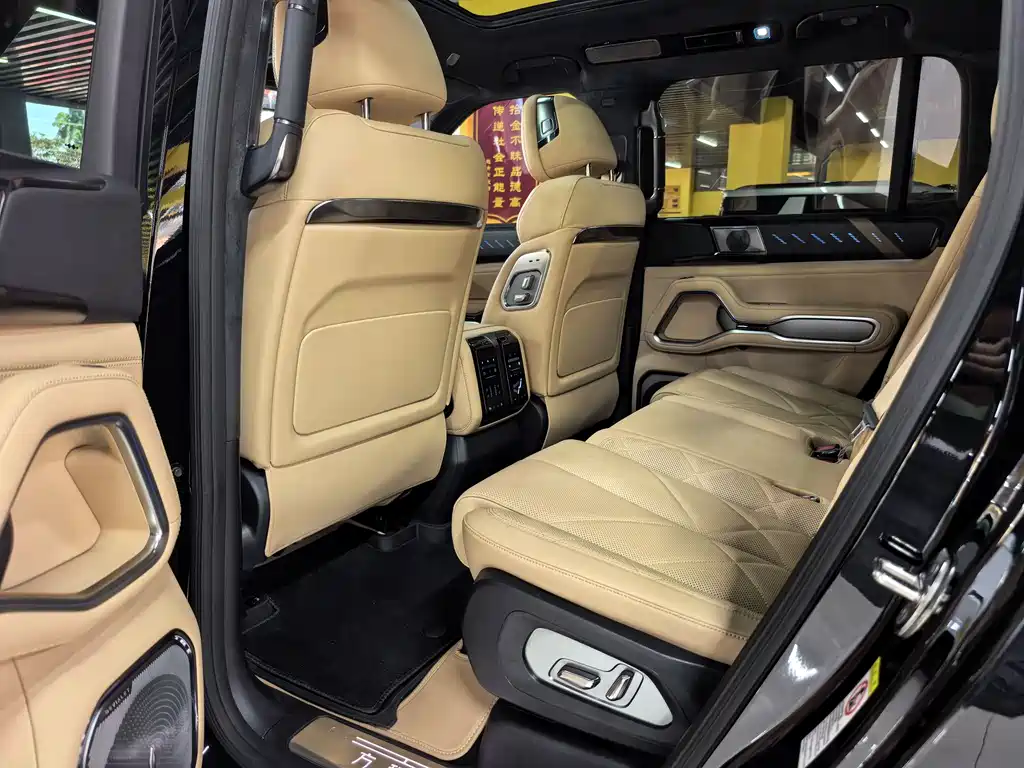 Fangchengbao Leopard 8 8 2025 Flagship 7 мест