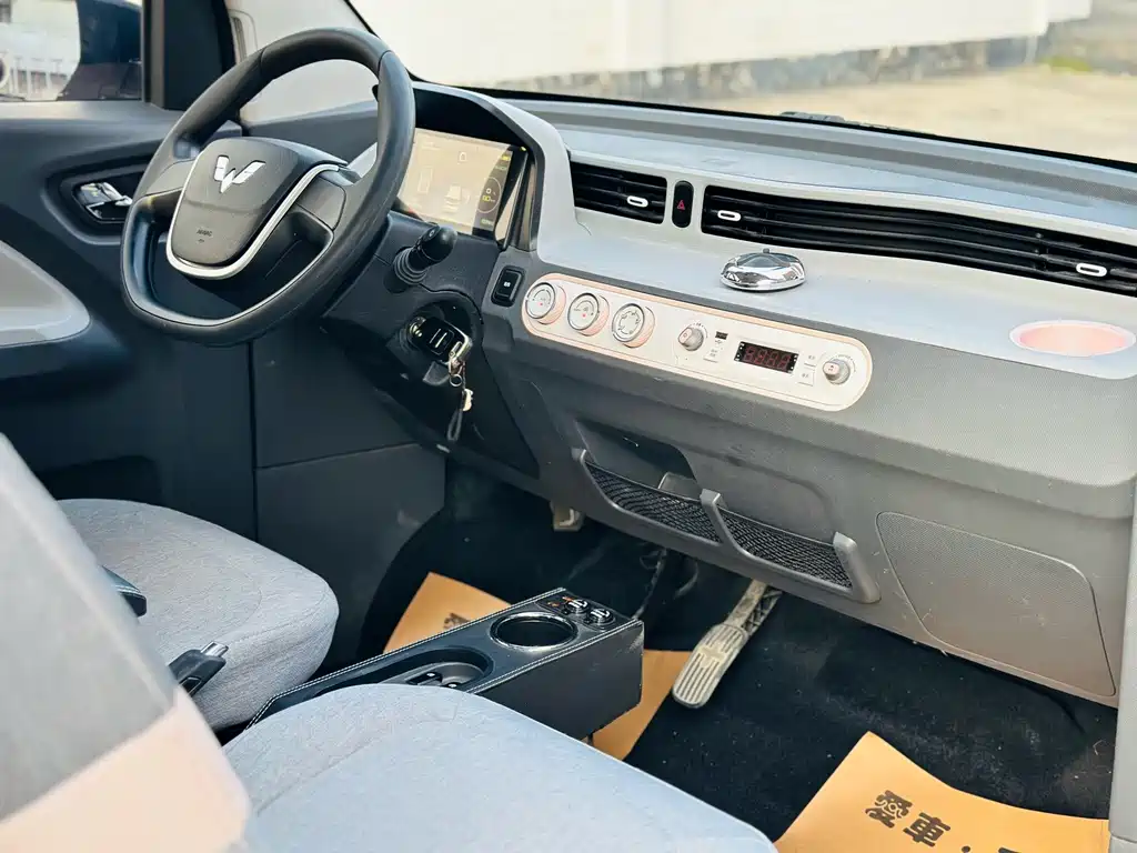 Wuling MINIEV — миниатюра 12