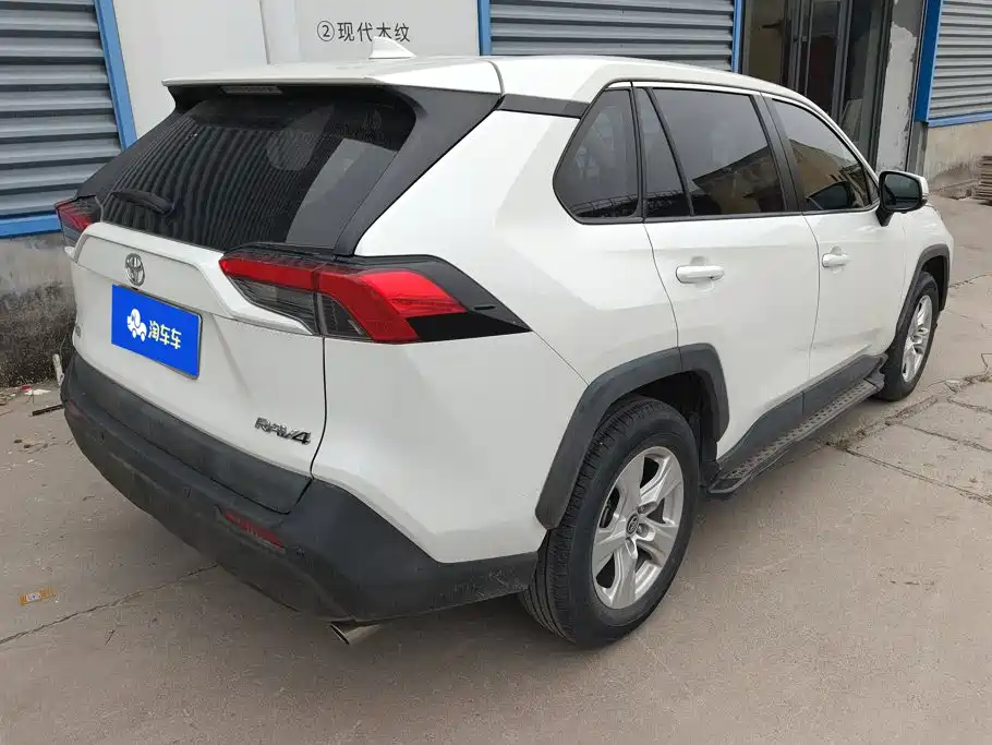 Toyota RAV4 — миниатюра 3