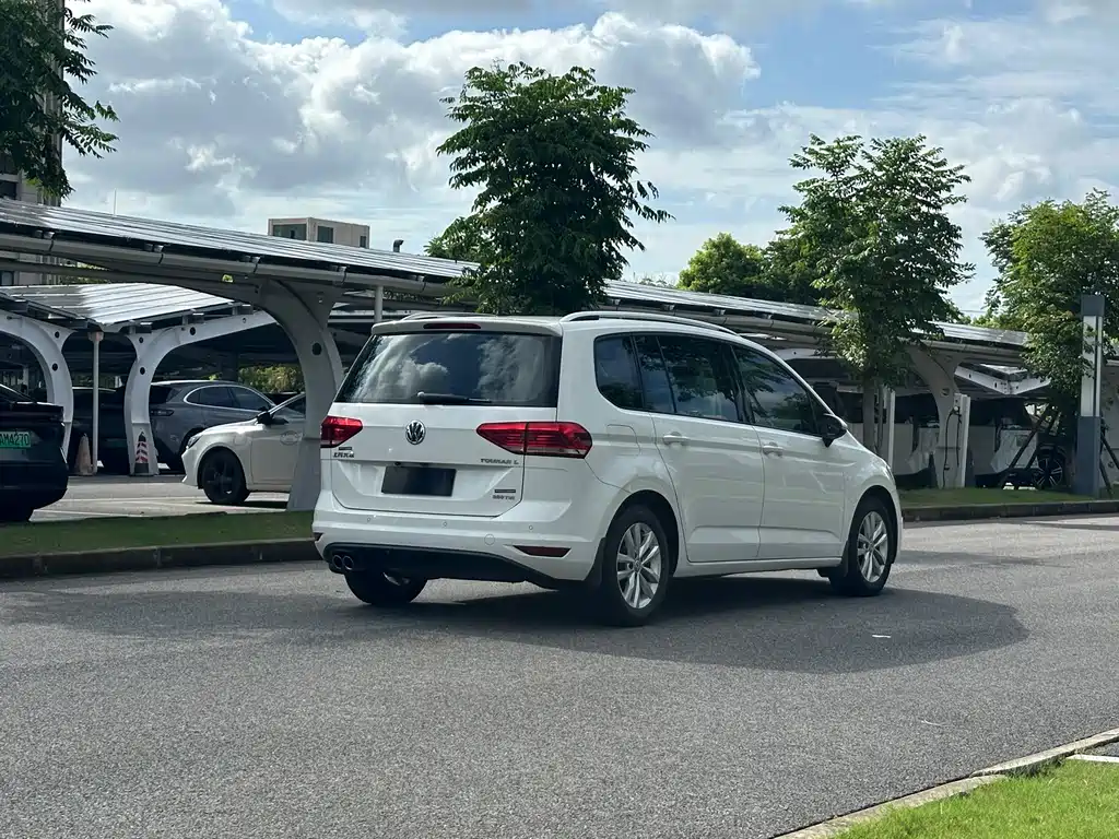 Volkswagen Touran — миниатюра 4