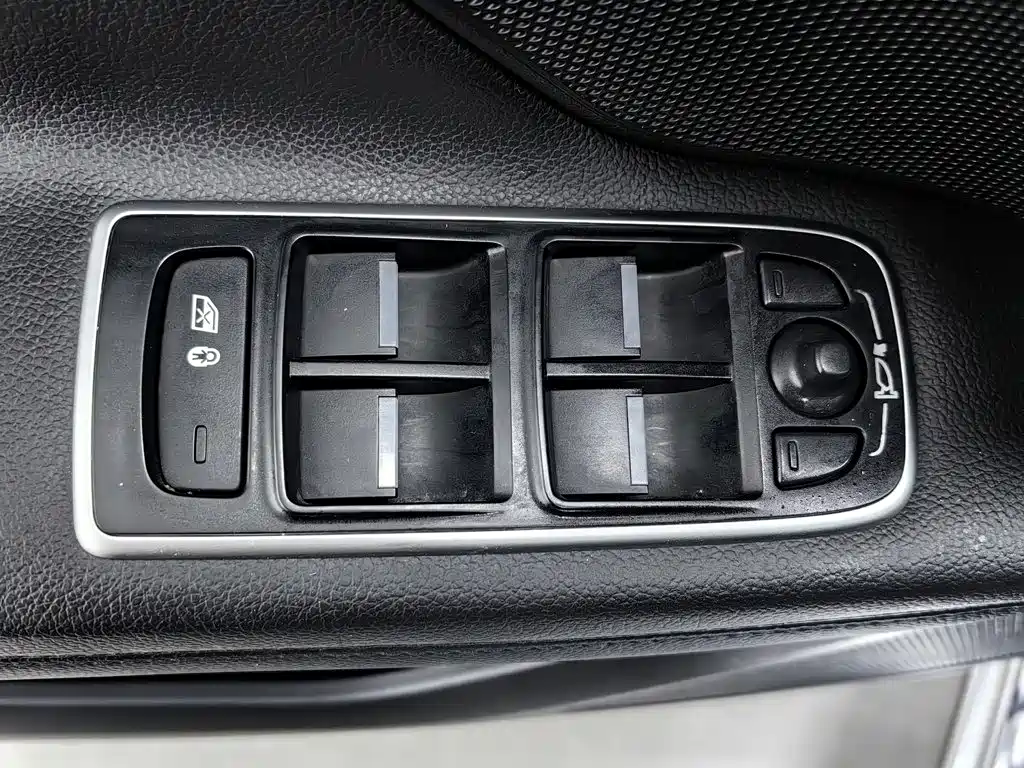Jaguar XFL — миниатюра 9