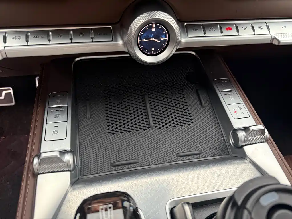 TANK TANK 700 NEW ENERGY