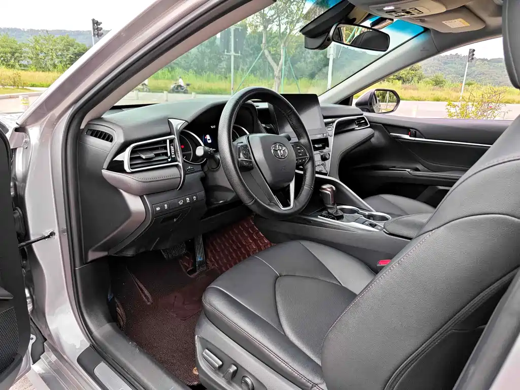 Toyota Camry — миниатюра 7