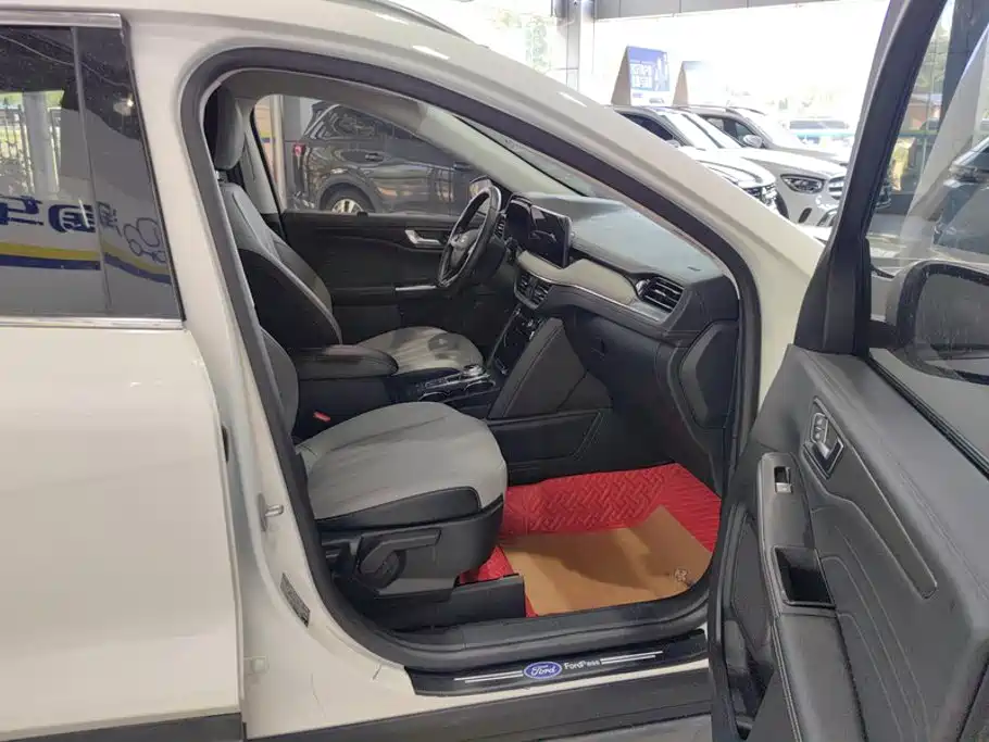 Ford Escape — миниатюра 8