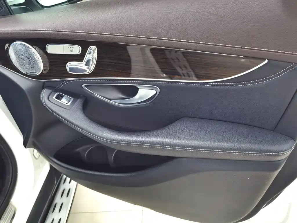 Mercedes-Benz GLC 2017 GLC 260 4MATIC Luxury