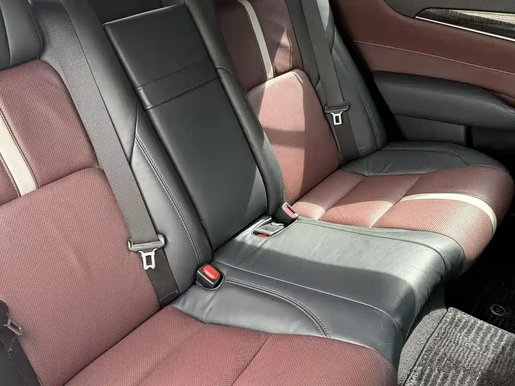 Toyota Crown — миниатюра 9