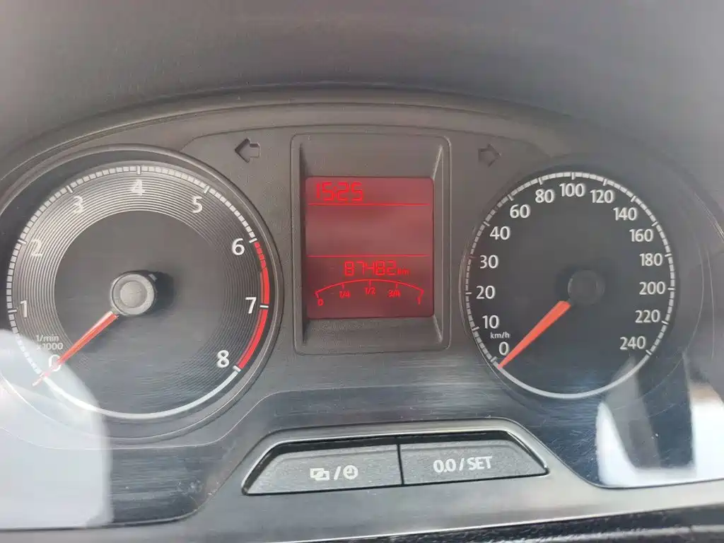 Volkswagen Jetta — миниатюра 11