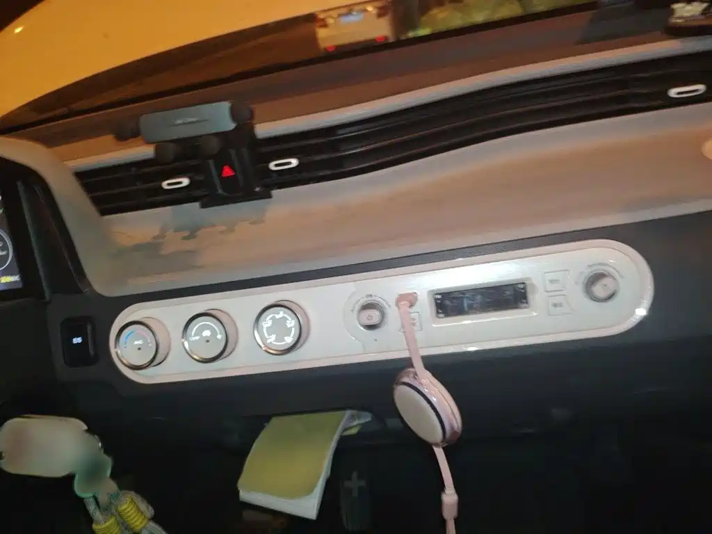 Wuling MINIEV — миниатюра 19