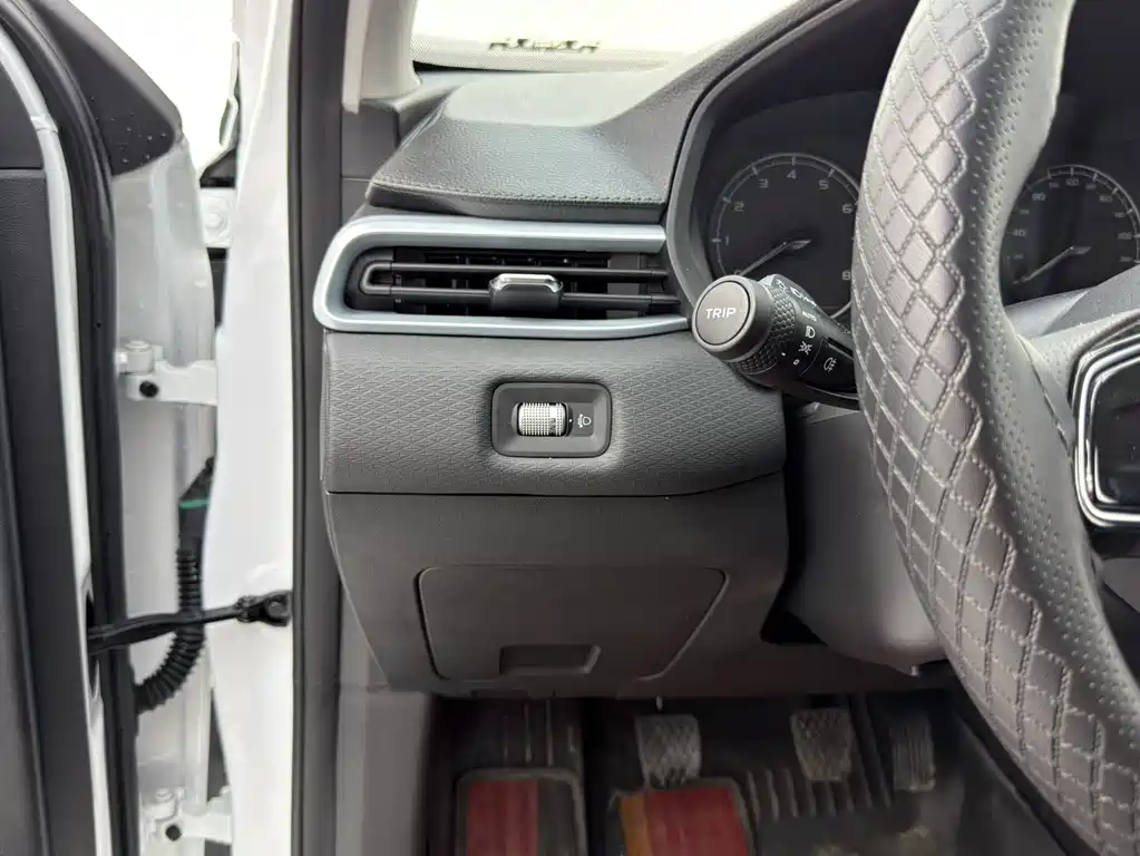 Geely Emgrand 2025 1.5L MT