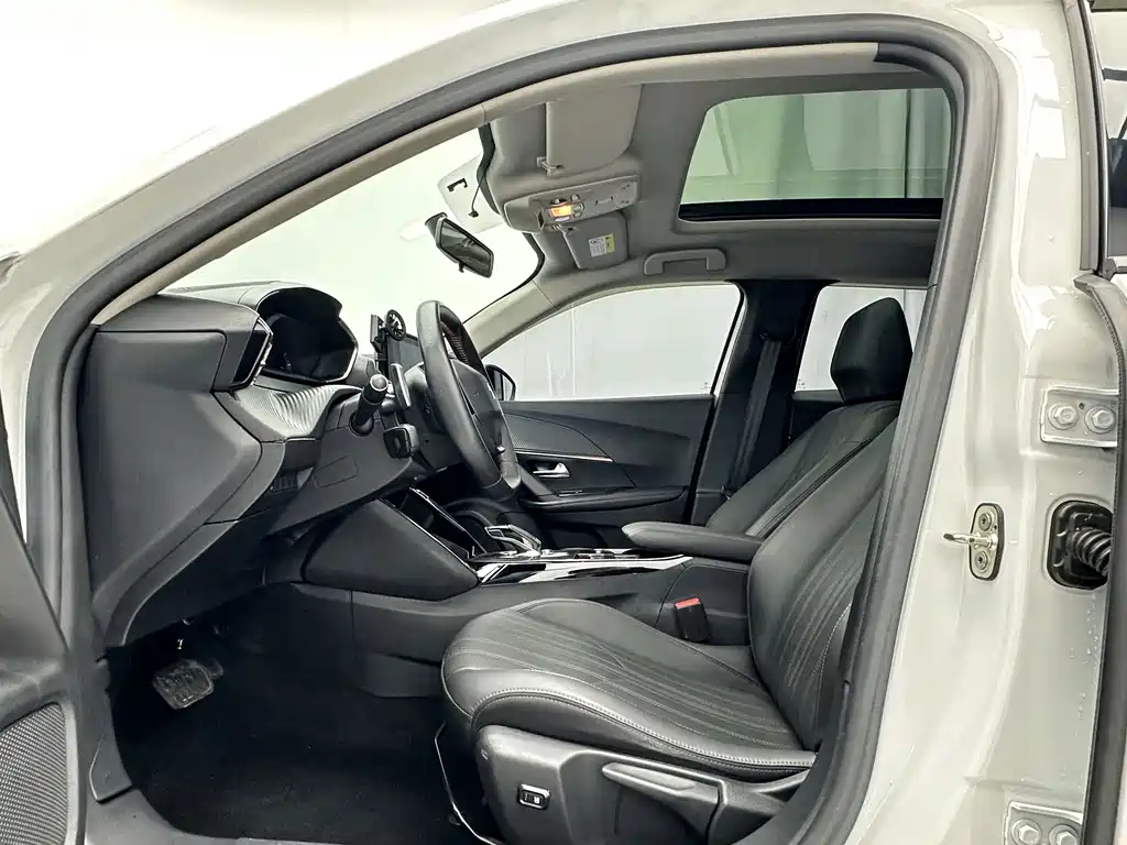 Peugeot 2008 — миниатюра 4