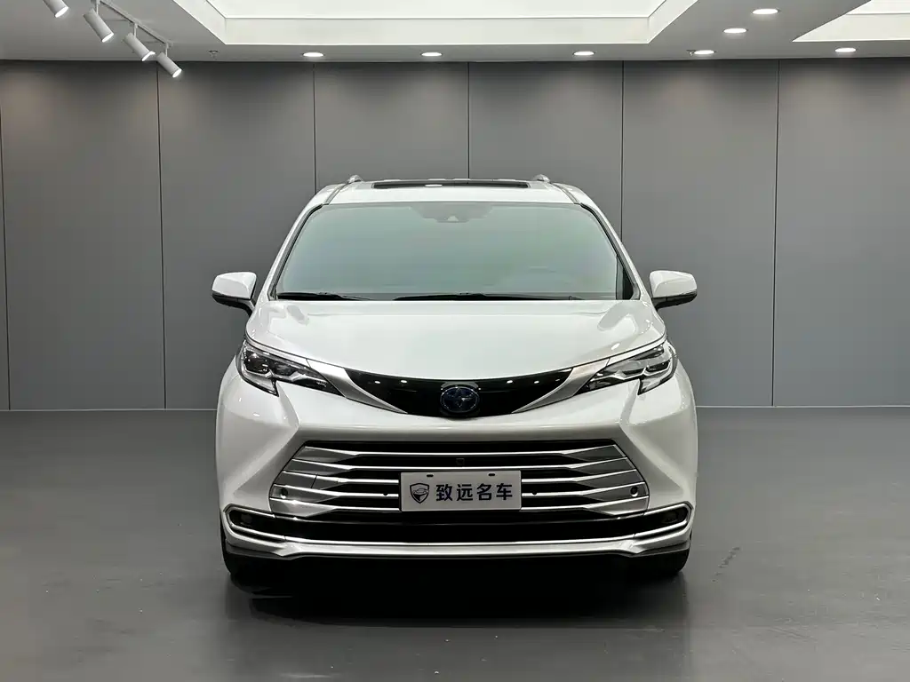 Toyota Sienna — миниатюра 2