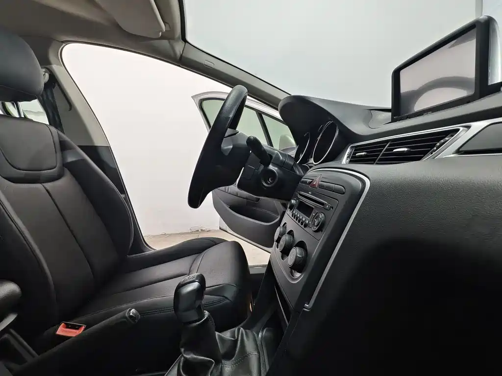 Peugeot 308 — миниатюра 14